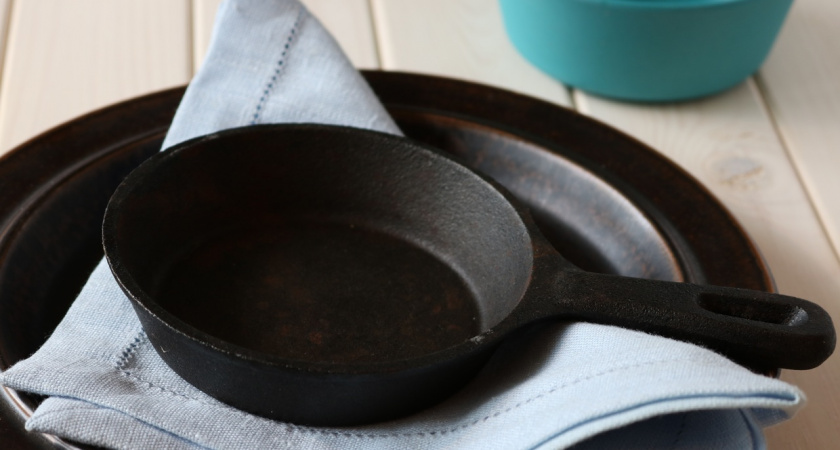 1 ложка в кастрюлю - и пятилетний нагар исчезает за минуту: без уксуса, соды и фэри