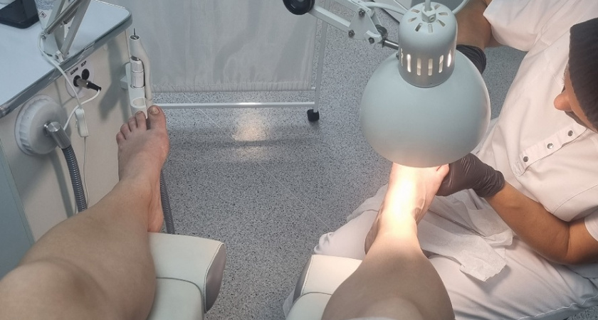 Знакомая посоветовала "чудо" средство для пяток из магазина - не поверила что результат как из салона, за копейки, пока не увидела