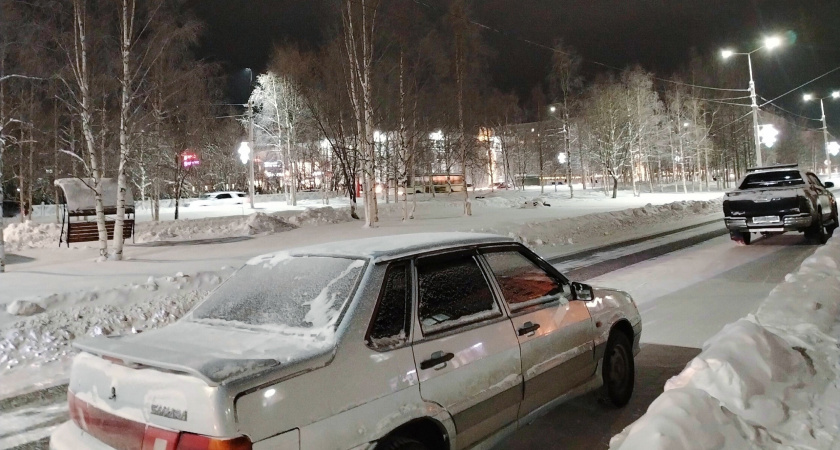 Верховный суд постановил: Можно ли поворачивать направо, если горит основной зелёный, а стрелка неактивна