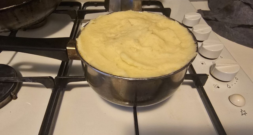 Даём вторую жизнь вчерашнему пюре: рецепт моей бабули — как превратить остатки в золотистые котлетки, которые съедаются до последнего кусочк