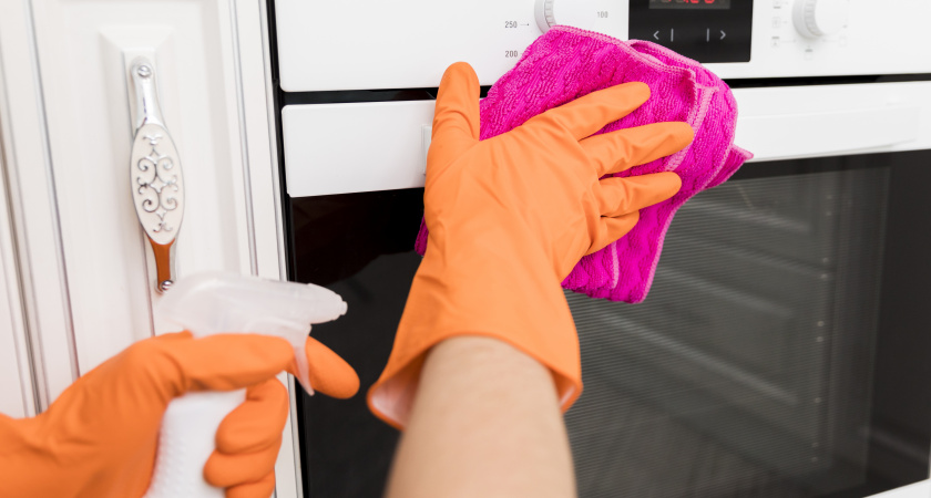 Смешайте 1 щепотку с уксусом: жир в духовке разъест за 5 минут