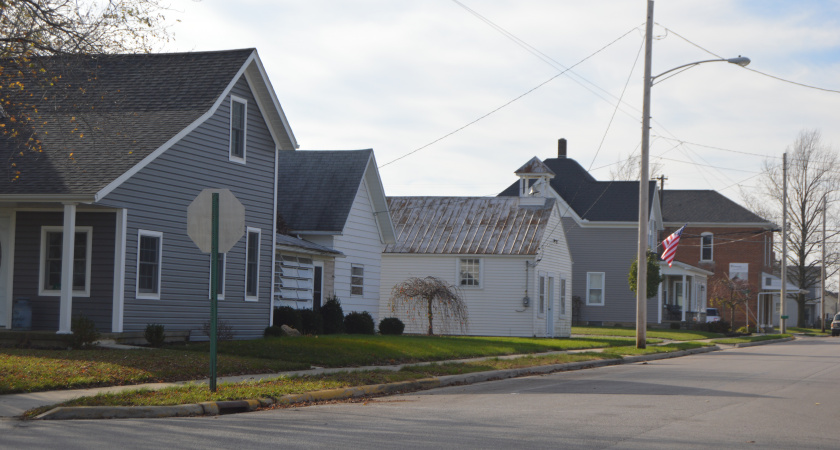 Почему в Америке люди живут без заборов и оград, а мы строим вокруг домов бетонные стены