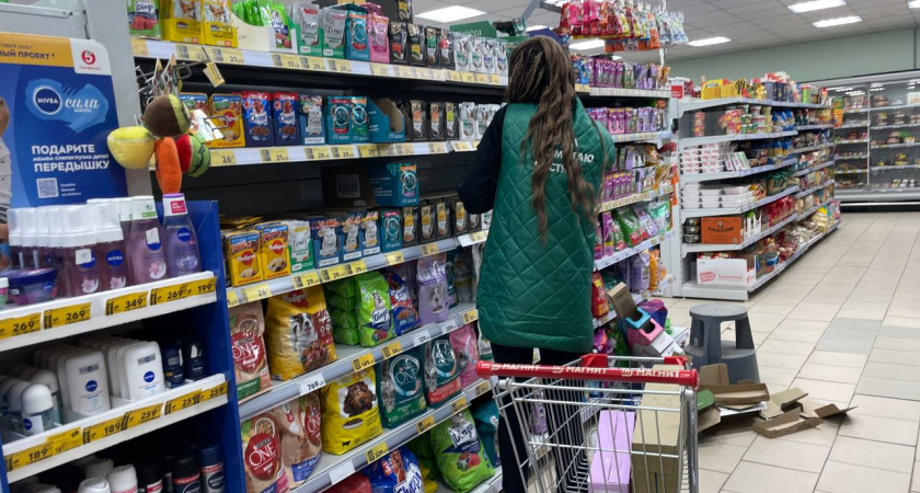 Подруга-продавец рассказала, почему не уходит с зарплаты 12 тысяч - и сколько на самом деле зарабатывает