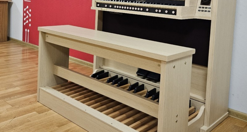 Новый электроорган приобрели для колледжа искусств Республики Коми