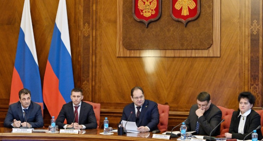 Глава Коми поручил создать новогоднюю атмосферу во всех районах республики