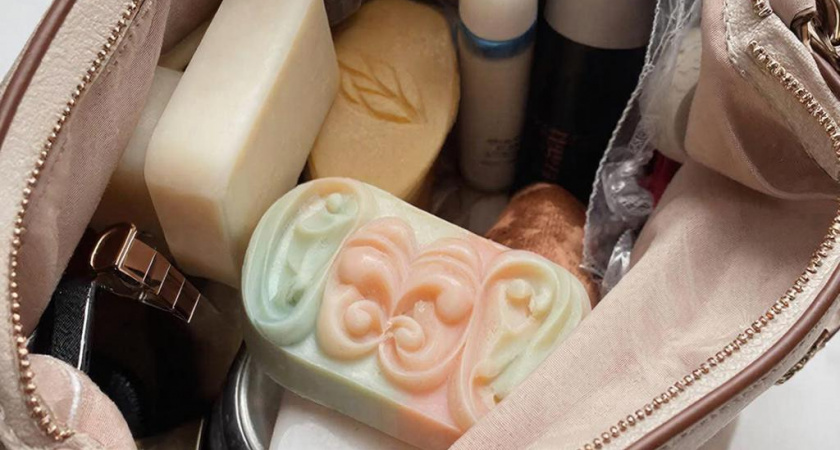 Узнал, зачем мудрые женщины кладут кусочек мыла в сумку - теперь тоже так делаю