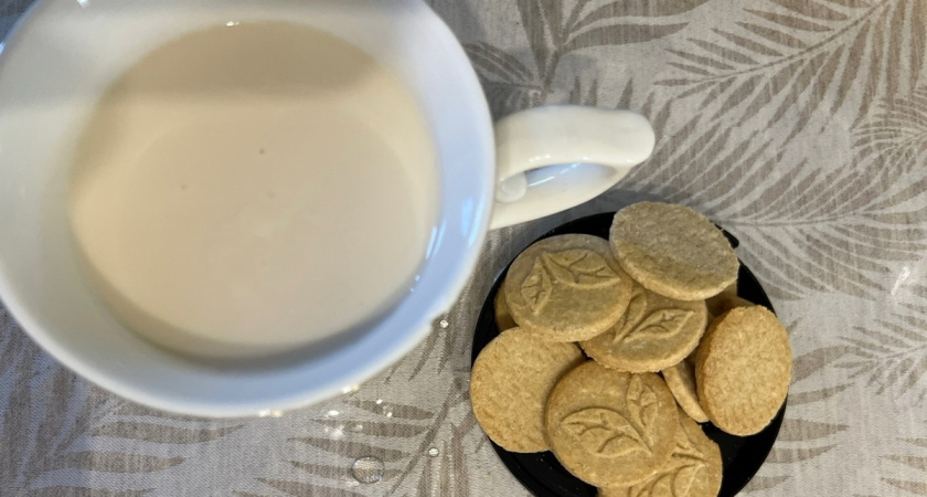 Как сохранить молоко свежим: старый трюк с сахаром, который работает - продлит жизнь молока на несколько дней