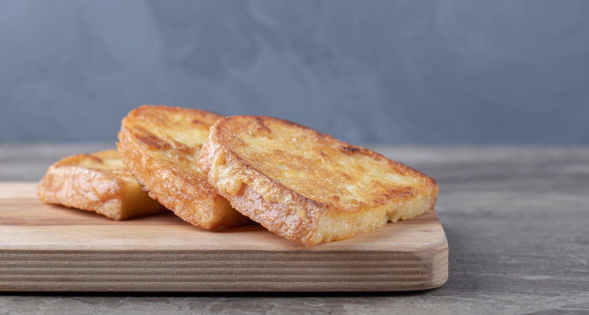 Гренки, которые вас точно удивят не только вкусом, но и способом приготовления - 4 варианта для завтрака