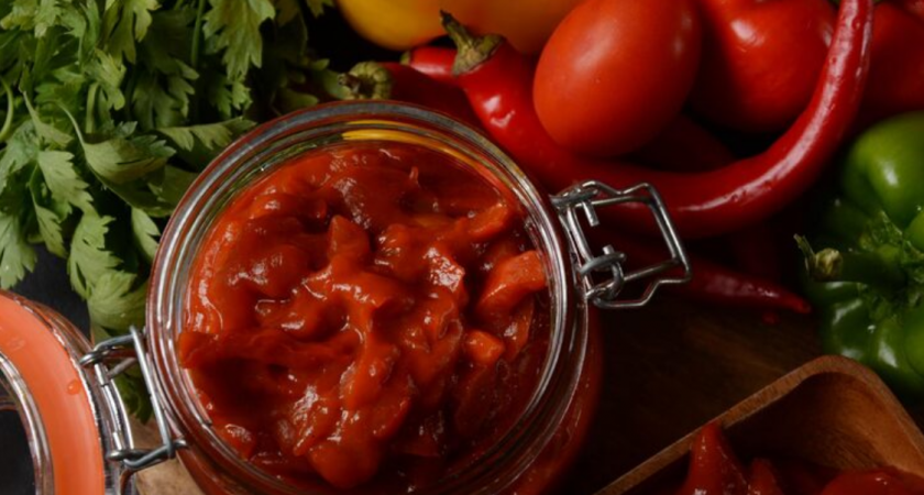 Домашний кетчуп, который уложит на лопатки любой магазинный: рецепт на зиму