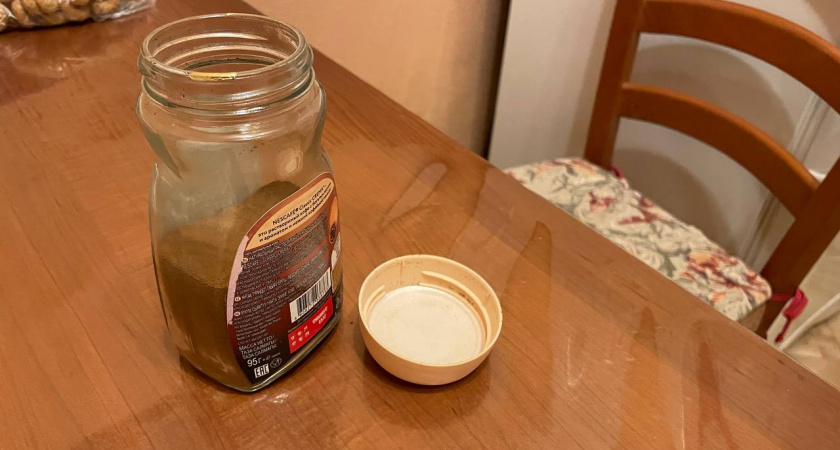 Вторая жизнь баночек: как создать стильные банки с золотыми зайцами для кухни