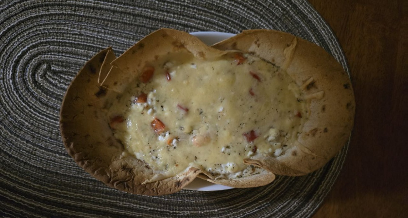 Надоели зразы и котлеты: пеку слоеную запеканку с колбасой и яйцом- сытный завтрак или ужин в считаные минуты