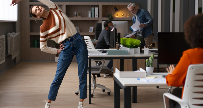 Офисные работники в восторге: эти упражнения снимают напряжение за считанные минуты — несколько простых упражнений