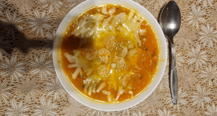 Две ложки в куриный суп: такое кремовое и нежное блюдо покорило всю семью — этот супчик исчезает кастрюлями