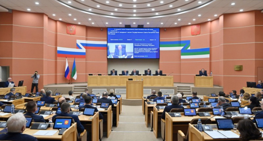 Глава Коми вручил награды депутатам Госсовета после итогового заседания