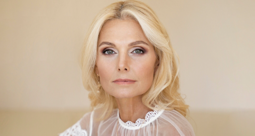 Какая стрижка освежает, а какая прибавляет 10 лет к 50: советы парикмахера по выбору длины волос