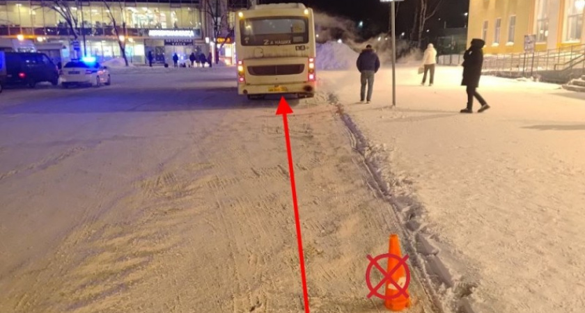 В Коми женщина пострадала, выпав из движущегося автобуса