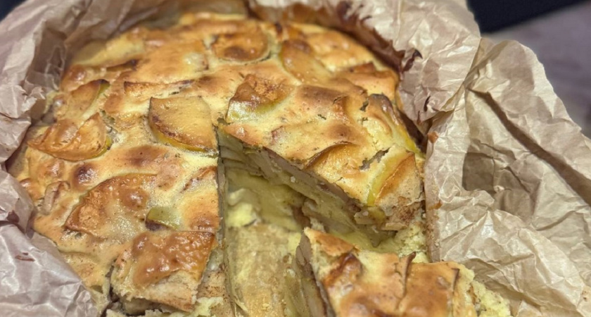 Французский пирог с яблоками: заткнет за пояс шарлотку — идеальный десерт: хрустящая корочка и нежное тесто