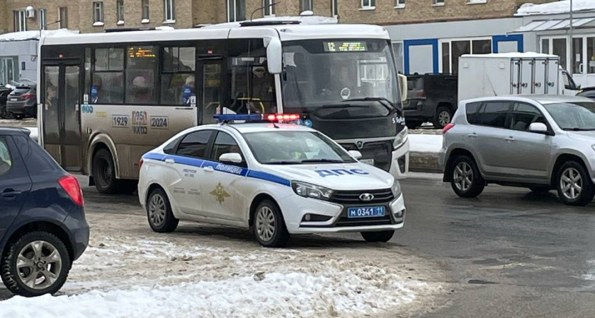 Инспектор ГИБДД составил протокол за пересечение невидимой под снегом сплошной линии разметки - что в таком случае делать водителю