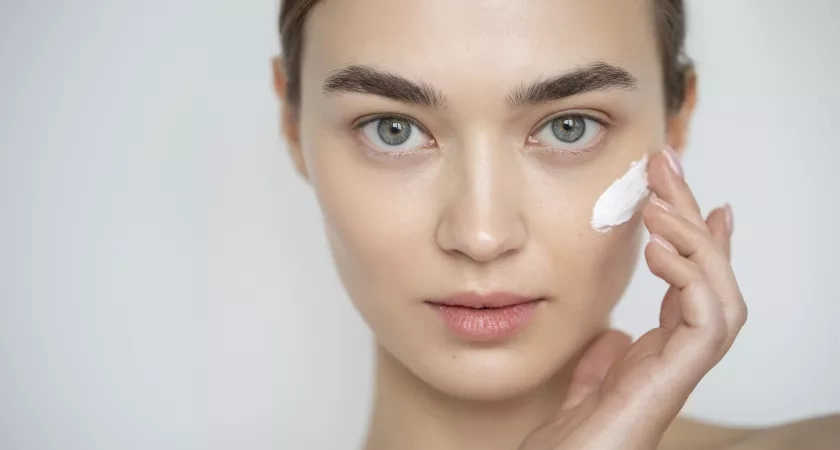 Морщины тают, как снег: это природное масло осветляет кожу, возвращает ей молодость и фарфоровое сияние