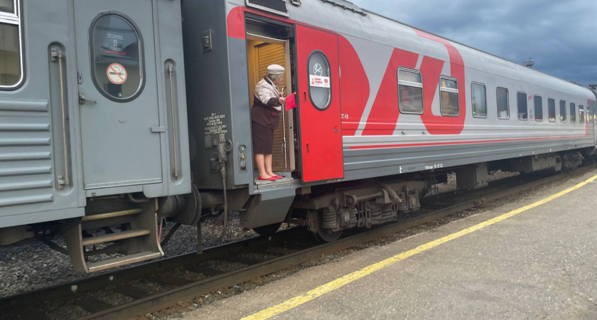 "За занавесками в плацкарте": охи-вздохи, и каждый рейс у людей что-то пропадает — в чем призналась проводницы РЖД