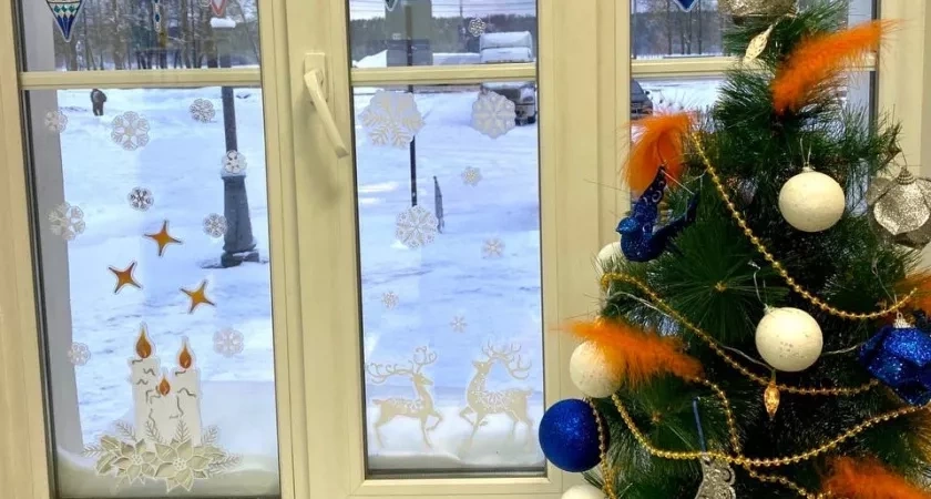 Шары и гирлянды уходят в прошлое: 3 самых трендовых способа украсить новогоднюю ёлку-2026