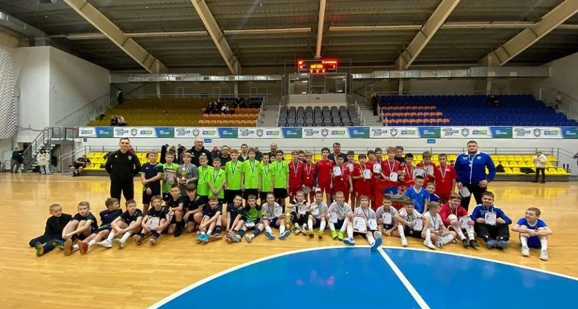 В столице Коми прошли первые межрегиональные юношеские соревнования по футзалу