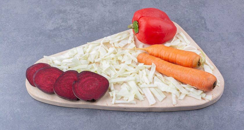 Жила 50 лет и не знала: как отварить морковь и свеклу для салата за 5 минут - без грязных кастрюль