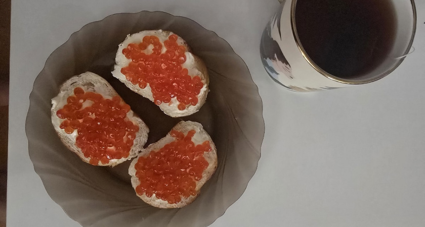 Бутерброды с икрой станут в разы вкуснее: замените масло одним простым продуктом - новая классика