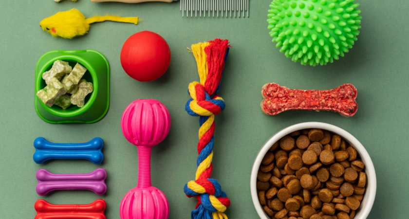 Самые популярные игрушки для кошек по мнению владельцев - их не выпускают из лап