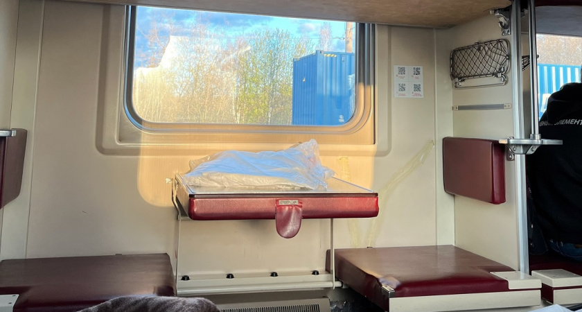 К столику в плацкарте пускать перестанут - в новых вагонах их начнут делать по-новому