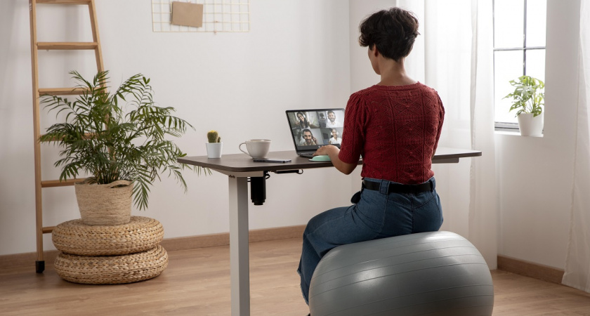 Изнанка сидячего образа жизни: короткие упражнения для любого возраста - спасают от боли и возвращают бодрость