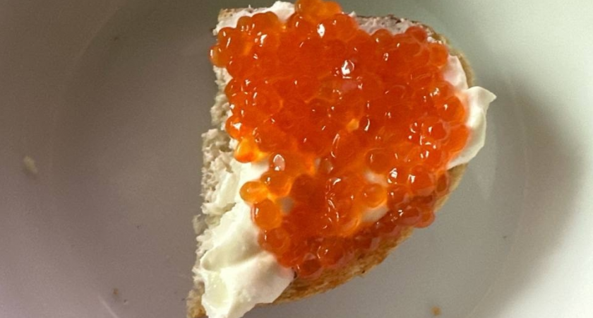 Бутерброды с икрой станут в разы вкуснее: замените масло на один простой продукт