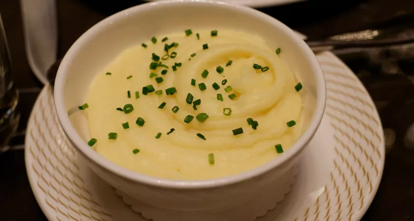 Картошку для пюре больше не варю: знакомый шеф-повар показал, как делают в дорогих ресторанах