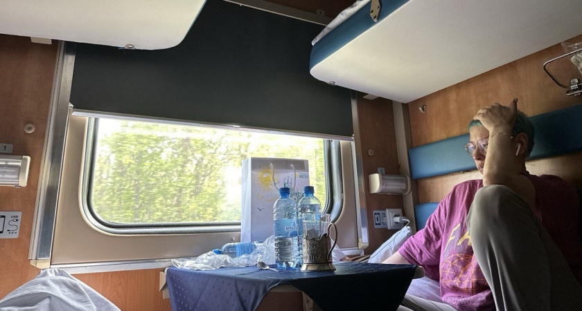 «В 7 утра с верхней полки слезла попутчица и стала будить меня, чтобы я уступил ей место»: закон в действии