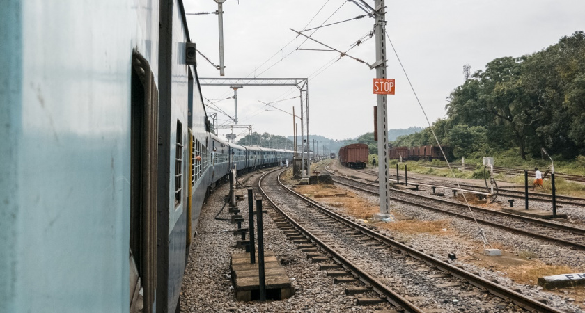 «Пассажиры не должны этого видеть»: тайные правила проводников, о которых молчит РЖД