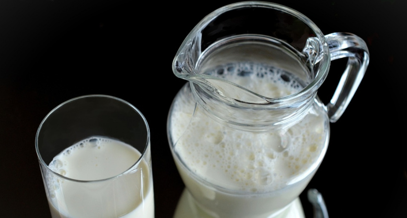 Никакой подкрашенной воды и химии — чистый состав: в Роскачестве проверили производителей молока