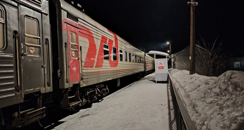 «Зачем они так делают?». Купили с семьёй три места в купе, а четвёртое нахально заняли через пару минут - история из поезда