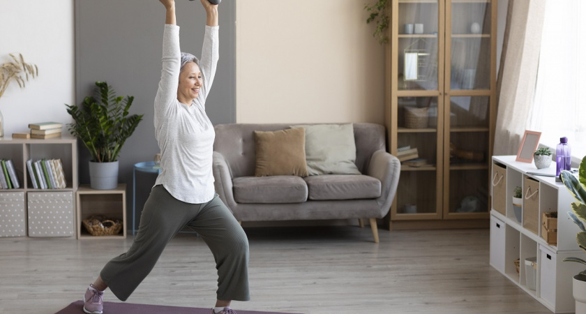 Зима отняла мои пробежки, но не форму: эти домашние тренировки заменяют 7 км в любую погоду