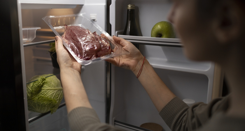 Сколько можно хранить мясо в морозилке? Запомните раз и навсегда
