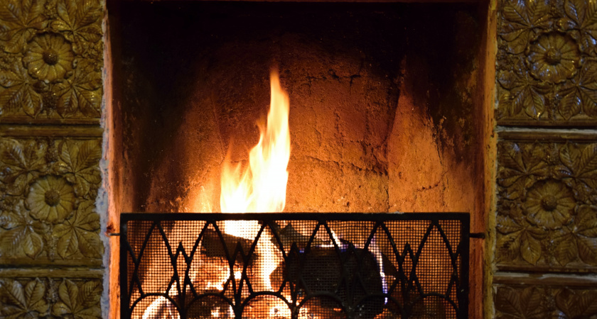 Два брикета в огонь — и дымоход чище, чем новый: от многолетнего слоя сажи не осталось и следа — тяга 10 из 10