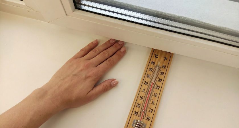 Подоконник больше не сквозит при -40 за окном: справился даже без опыта – подробный алгоритм