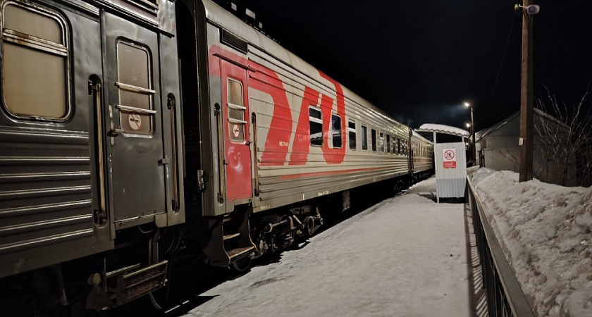 «Раз такие бедные — лежите наверху». Скандал в поезде из-за полок: пассажирка заявила о своих правах - жёстко, но по делу