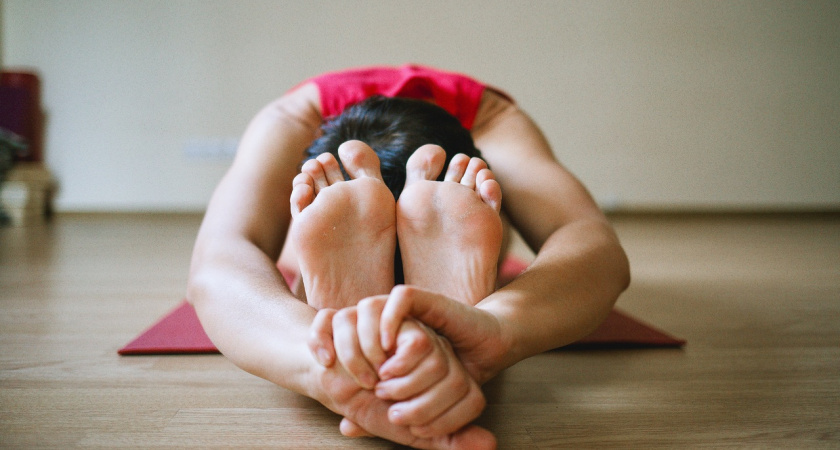 Когда деревянное тело просыпается: йога-позы, которые принесут лёгкость уже с первого занятия - подойдет начинающим