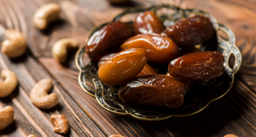 Не все сухофрукты одинаково полезны: как правильно есть финики — и кому их нельзя есть