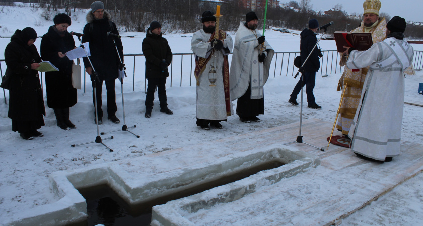 Власти Коми согласовали 30 купелей для празднования Крещения