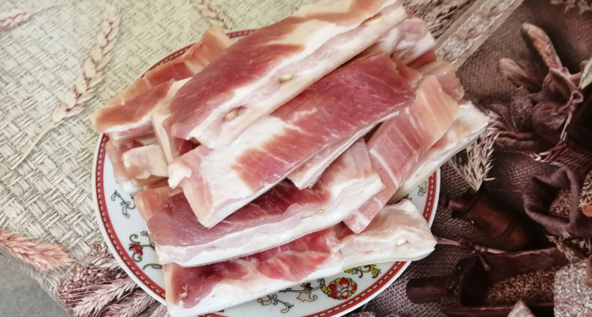 Все меня спрашивают из чего эта шикарная закуска, а она из обычного сала - сметают со стола в первую очередь