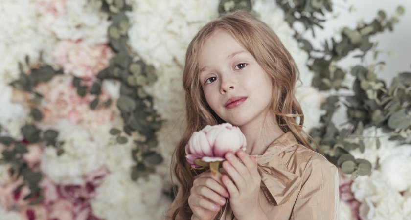 Нежнейшие имена для девочек, редкие и с глубоким смыслом - обещают хозяйке защиту и счастье