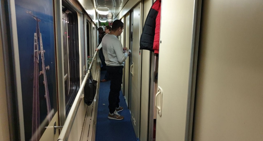 Лучше на боковушке у туалета, чем в купе: опытные пассажиры не переплачивают, а берут плацкарт