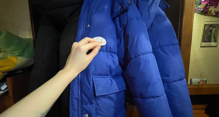 2 капли на ватный диск - и куртка или пуховик как новые: даже в машинке стирать не придется