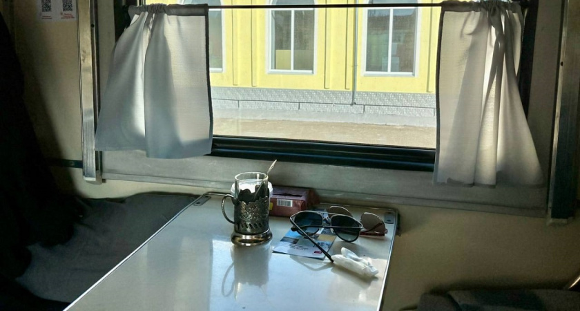 К столику в плацкарте больше не подпустят - в новых вагонах их начнут делать совсем по-иному